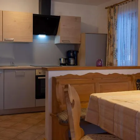 Gastehaus Strauss Seefeld in Tirol